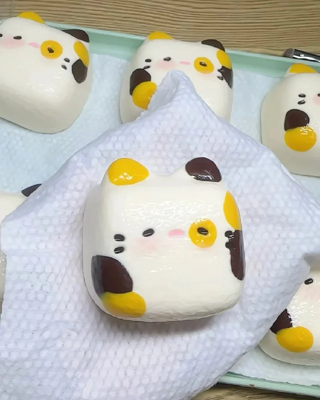 Calico Cat Squishy Stress Relief Decompression Toy without coating