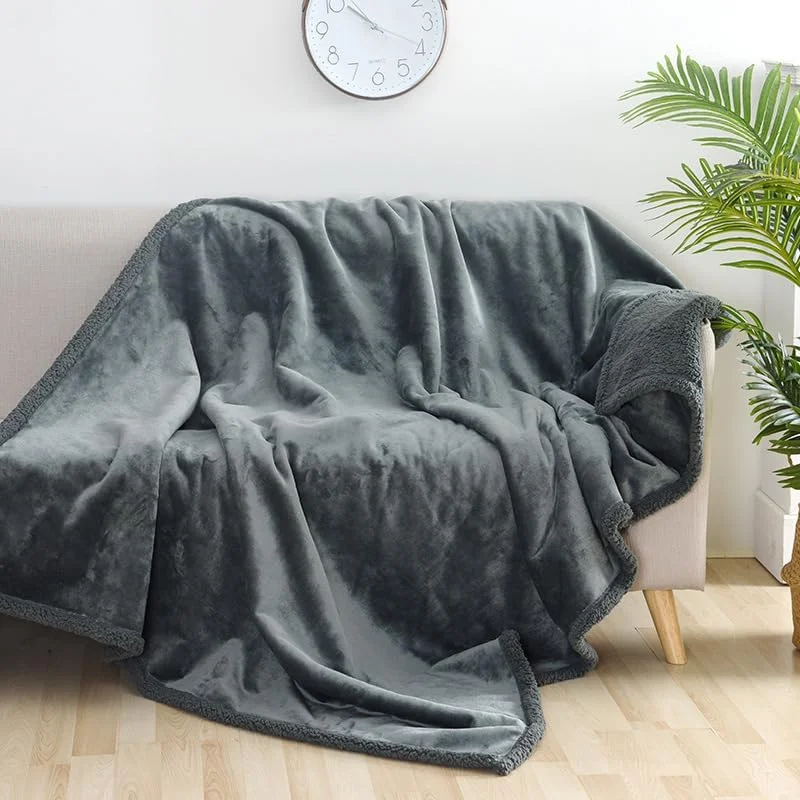Waterproof Reversible Blanket – Soft, Washable Plush Throw for Couples & Pets